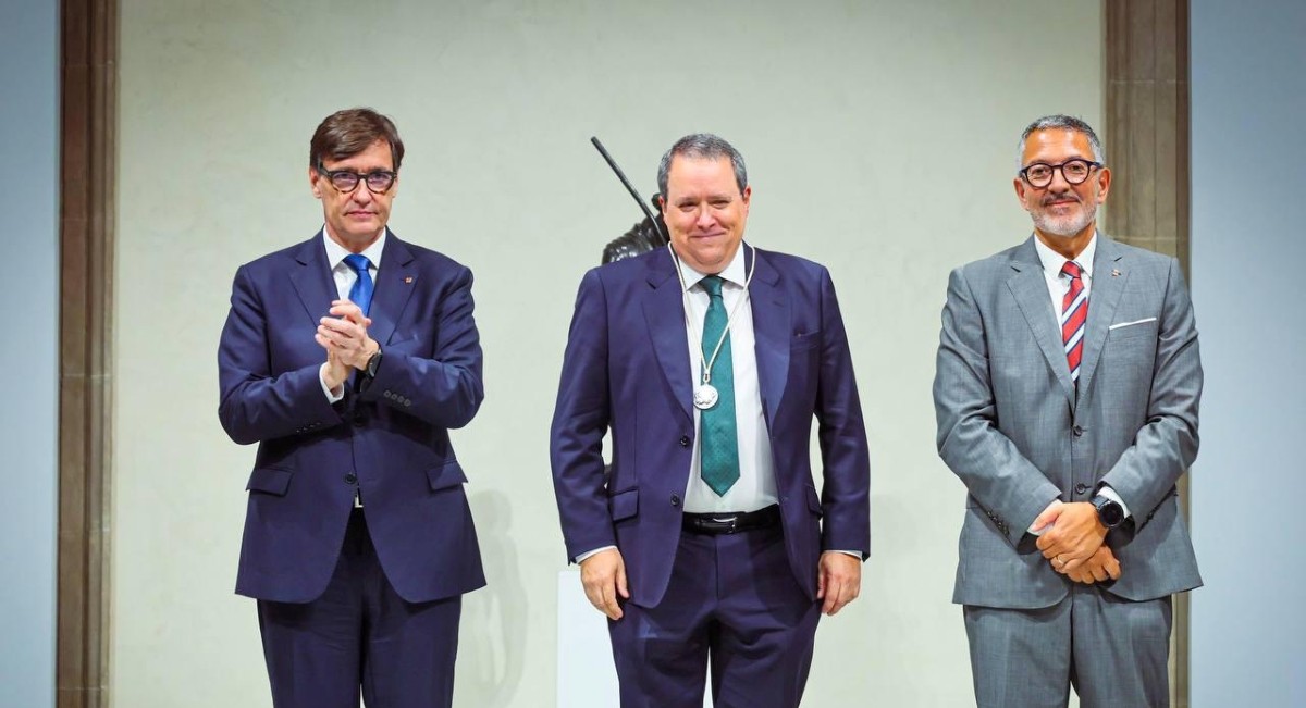 Max Arias, Alumni de la CEU UAO, recibe la Medalla al Trabajo President Macià